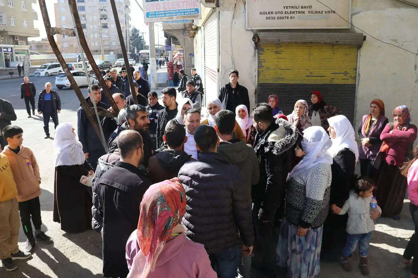 Diyarbakır'da depremde evleri ağır hasar gören aileler sorunlarının çözülmesini bekliyor