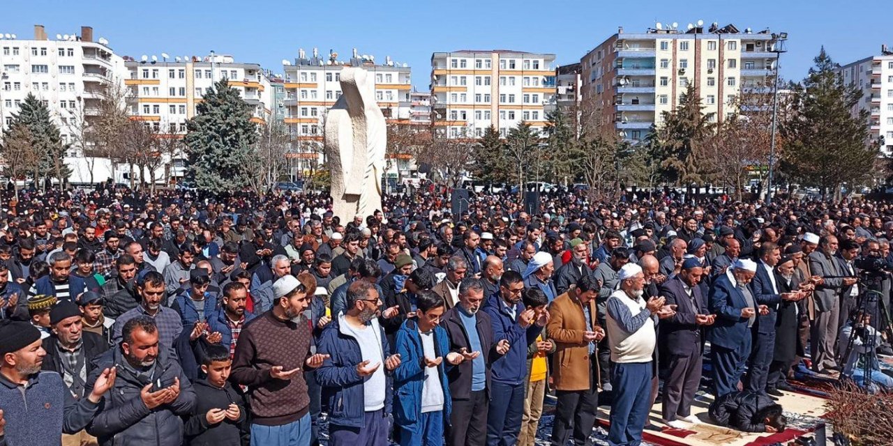 Afet ve musibetlere karşı Müslümanlar "dua ve istiğfarla" Allah'a sığındı