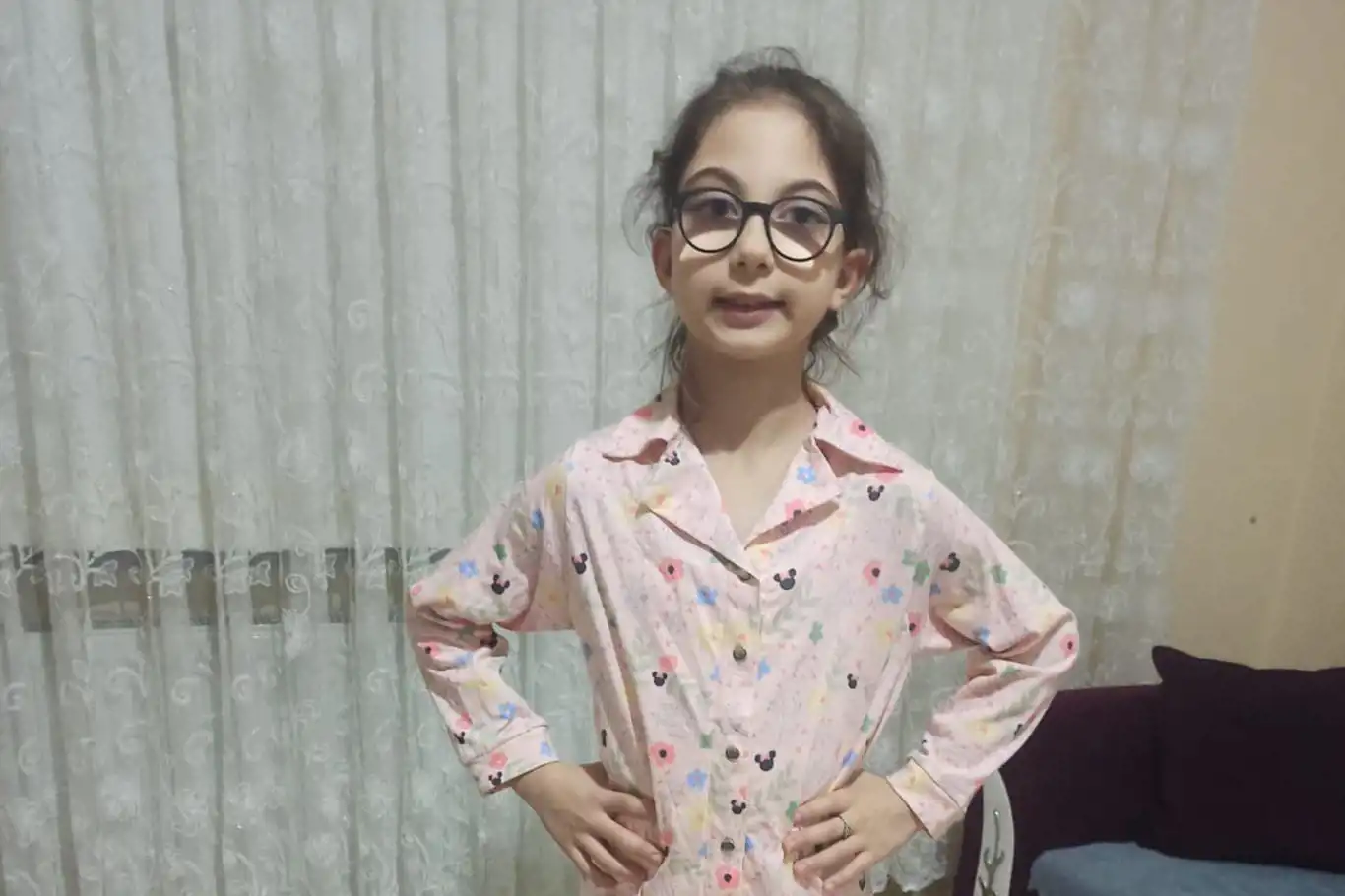 Enkazdan sağ çıkarılan kız çocuğundan halen haber yok: Ambulansa götürülme anları ortaya çıktı