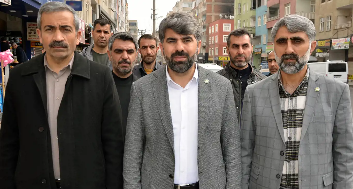 HÜDA PAR Diyarbakır İl Başkanı Faruk Dinç: Riskli yapılardan dolayı kapatılan caddeler esnafı mağdur ediyor