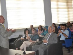 Duhok Üniversitesi YYÜ'de seminer verdi