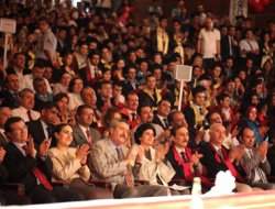 5 bin 200 öğrenci kep attı