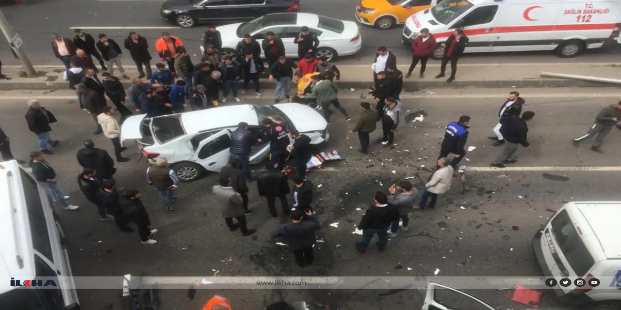 Diyarbakır'da zincirleme kaza: 3 yaralı
