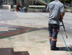 Temizlemek işçilere düştü