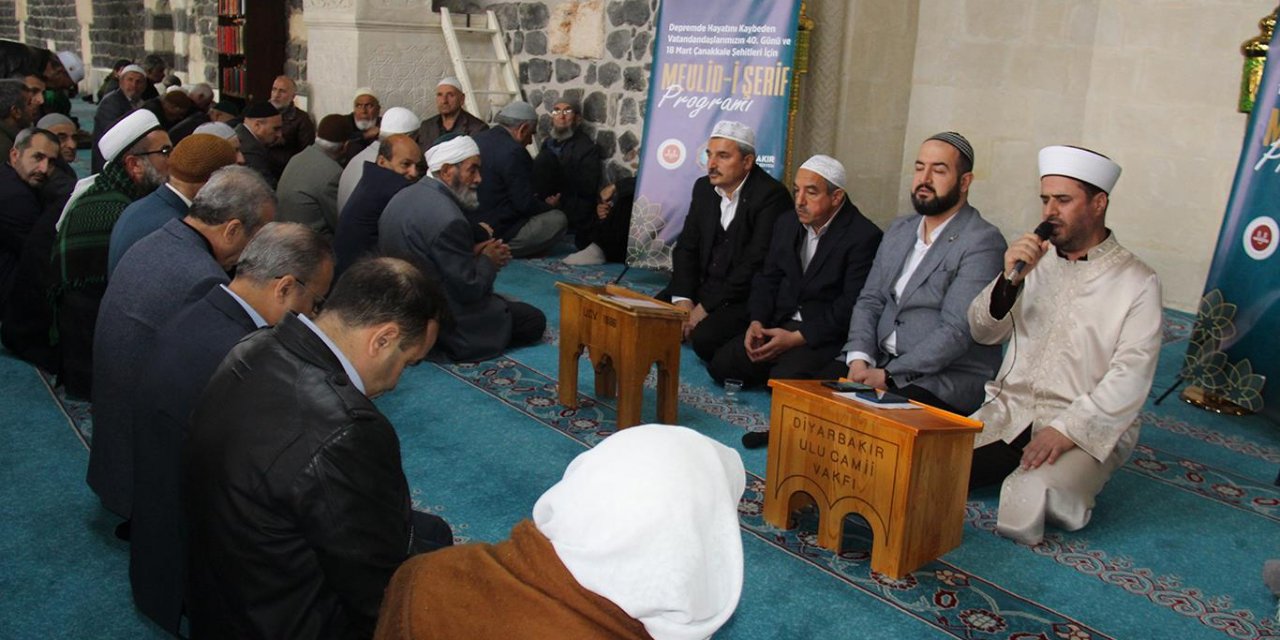 Depremde vefat edenler için Diyarbakır'da Mevlid-i Şerif okutuldu
