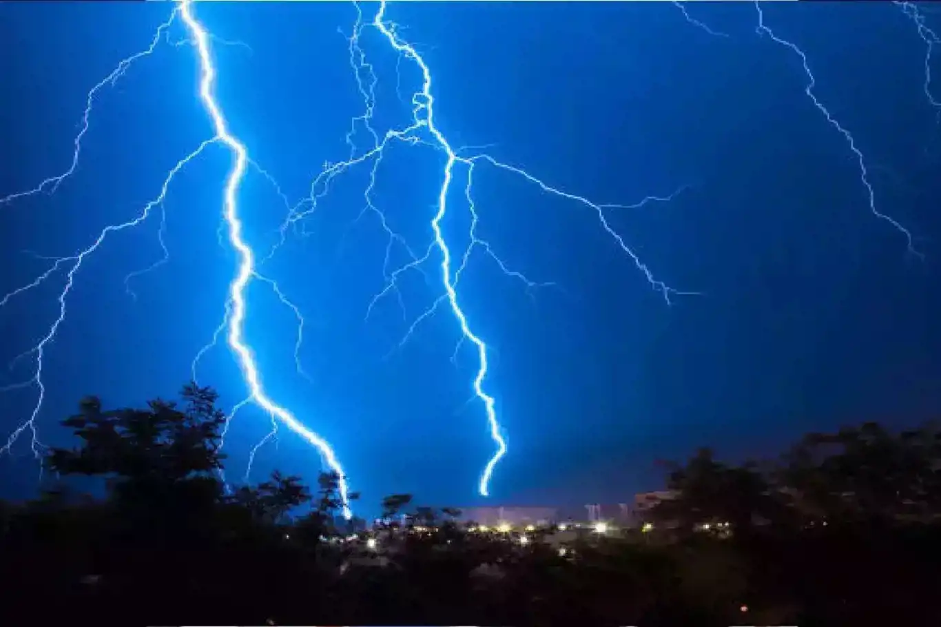Deprem bölgesi için "çok kuvvetli sağanak" uyarısı