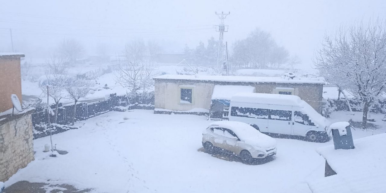 Çınar'da kar yağışı etkili oluyor