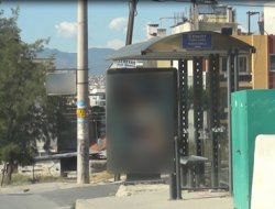 Duraktaki ahlaksız kadın reklamına tepki