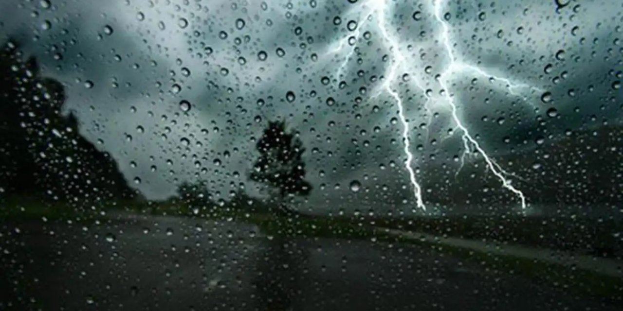 Diyarbakır'da gök gürültülü sağanak yağışlara dikkat