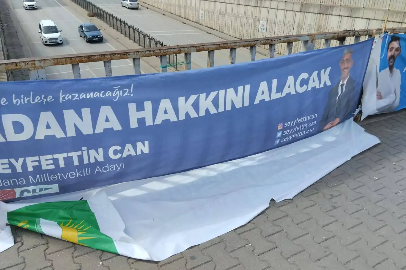 HÜDA PAR'dan CHP'ye pankart tepkisi