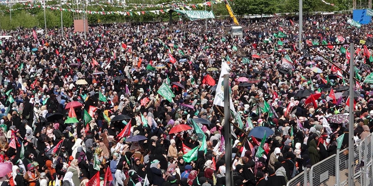 Diyarbakır'da düzenlenen Mevlid-i Nebi etkinliği önemli mesajlarla sona erdi