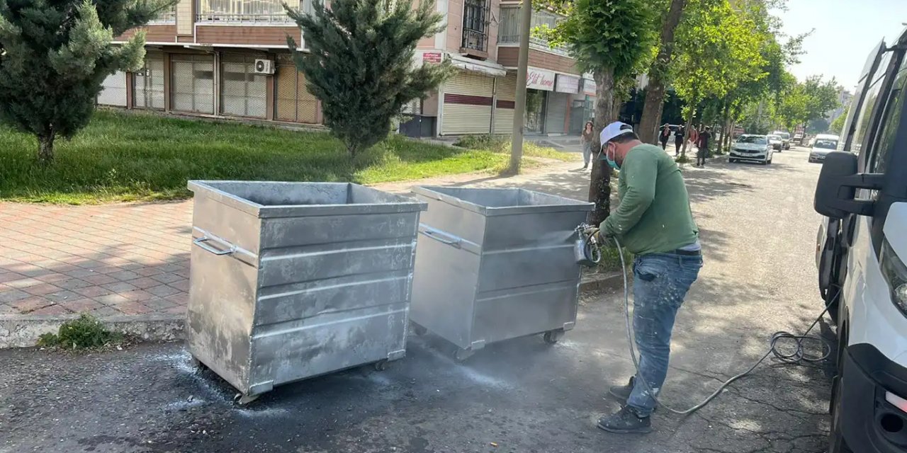 Diyarbakır'da çöp konteynerlerine bahar temizliği