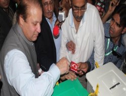 Pakistan Başbakanı artık Navaz Şerif