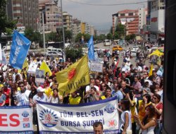 Gezi Parkı yürüyüşünde 4+4+4 eleştirisi