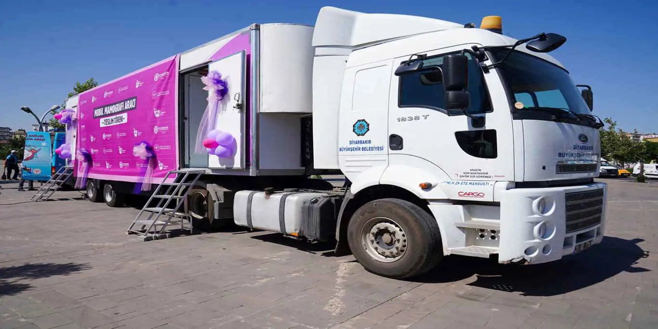 Diyarbakır Büyükşehir Belediyesi KETEM’e mobil mamografi aracı hibe etti