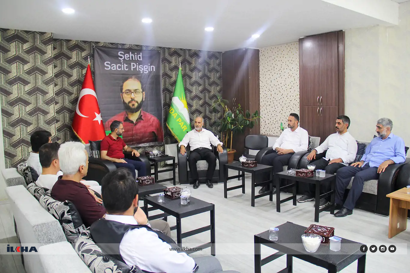 HÜDA PAR Diyarbakır İl Başkanlığı'na taziye ziyaretleri 2'nci gününde devam ediyor