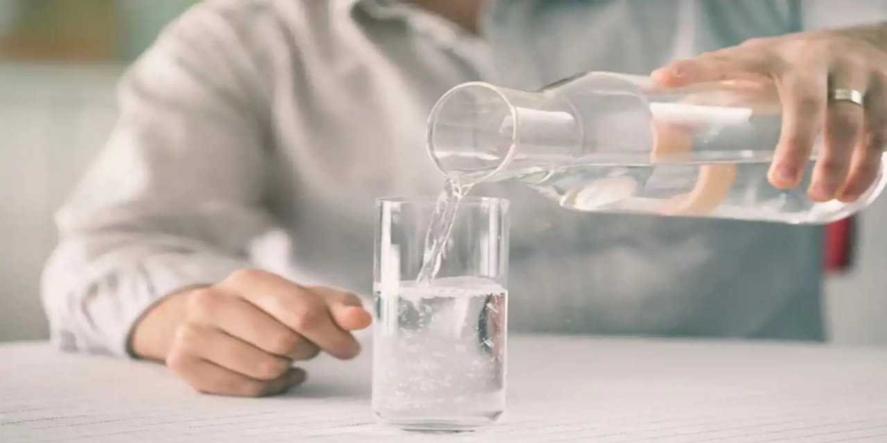 Uzmanlar: 'Su yerine çay, kahve içiyorum' demeyin!