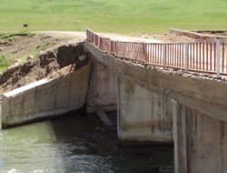 "Ya yıkın bu köprüyü ya da yapın"