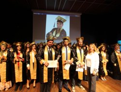 DÜ'de 60 hemşir ve hemşire mezun oldu