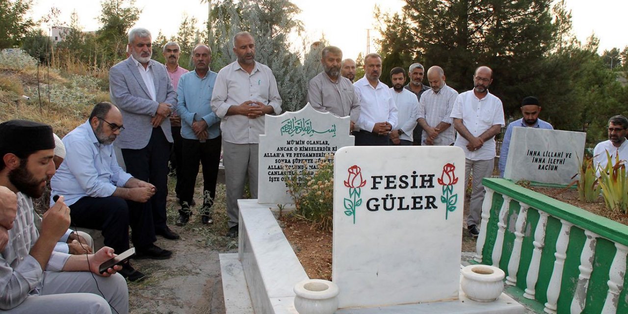 Fesih Güler Hoca mezarı başında yad edildi