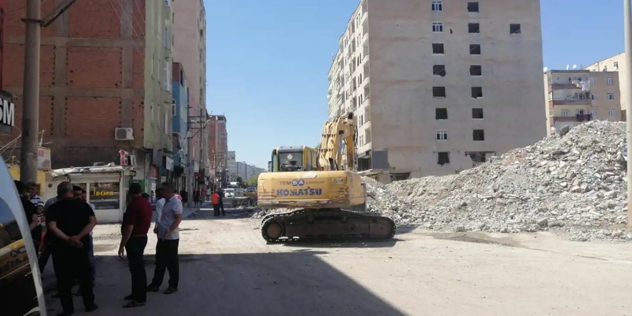 Diyarbakır Emek Caddesi esnafı yıkım çalışmalarının ağır ilerlemesinden şikayetçi