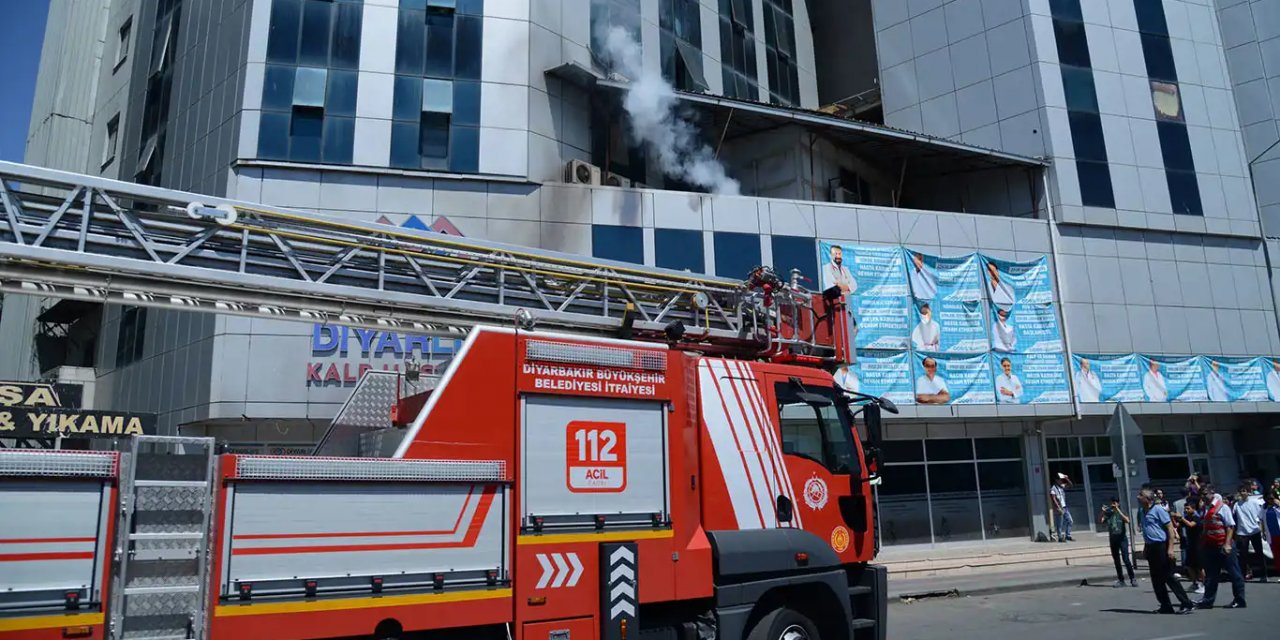 Diyarbakır'da itfaiyeden gerçeği aratmayan hastane tatbikatı