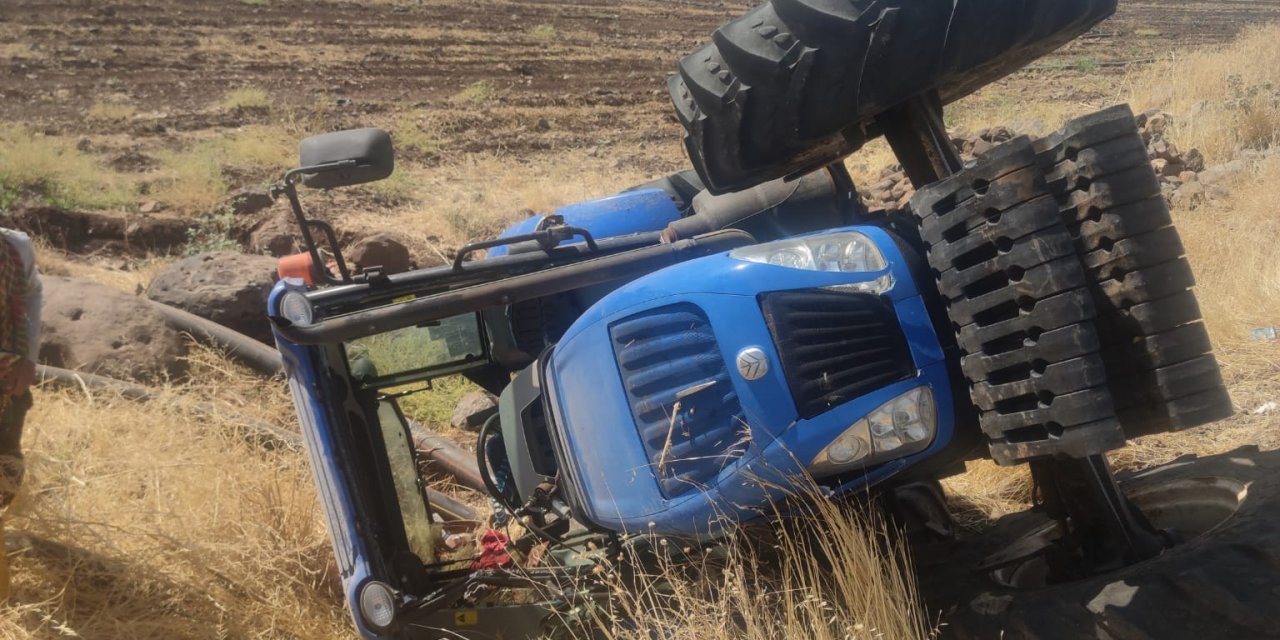 Çınar'da traktör kaza yaptı, bir hafif yaralı