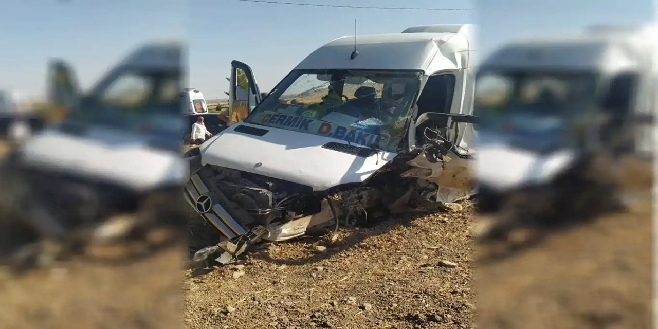 Li Dîyarbekir mînîbûs û traktor li hev qelibîn: 15 birîndar