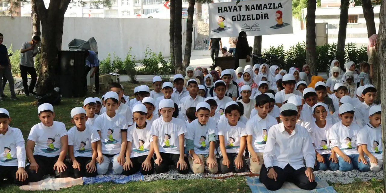 Bismil'de "Hayat Namazla Güzeldir" etkinliği düzenlendi