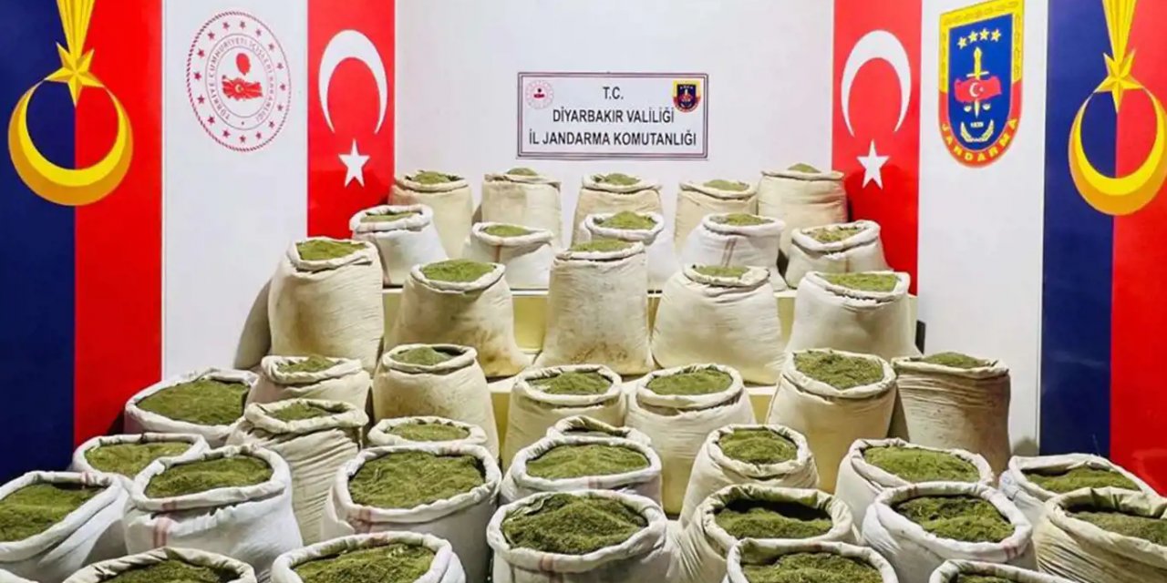 Diyarbakır'da 2 ton 121 kilogram esrar ele geçirildi