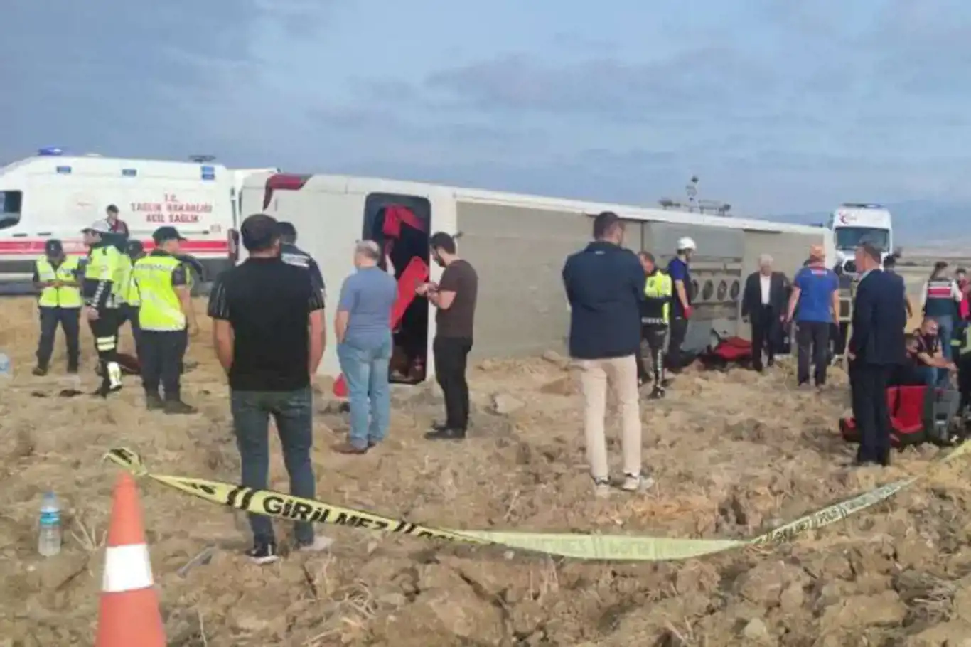 Li Amasyayê otobûsa rêwîyan qelibî: 5 mirî, 30 birîndar