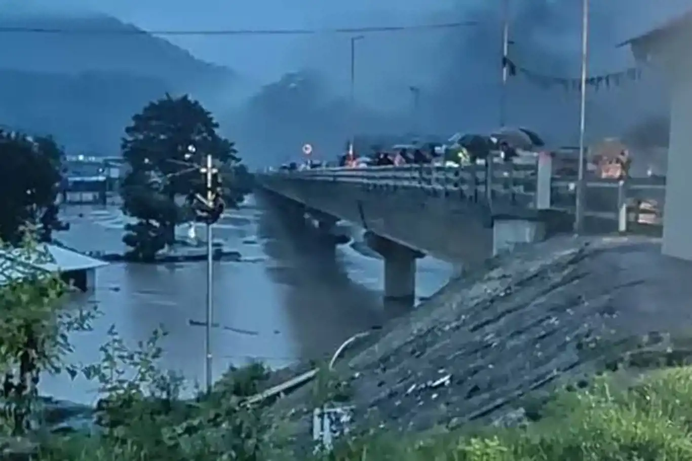 Li Hîndistanê lehî: 14 mirî, 120 winda