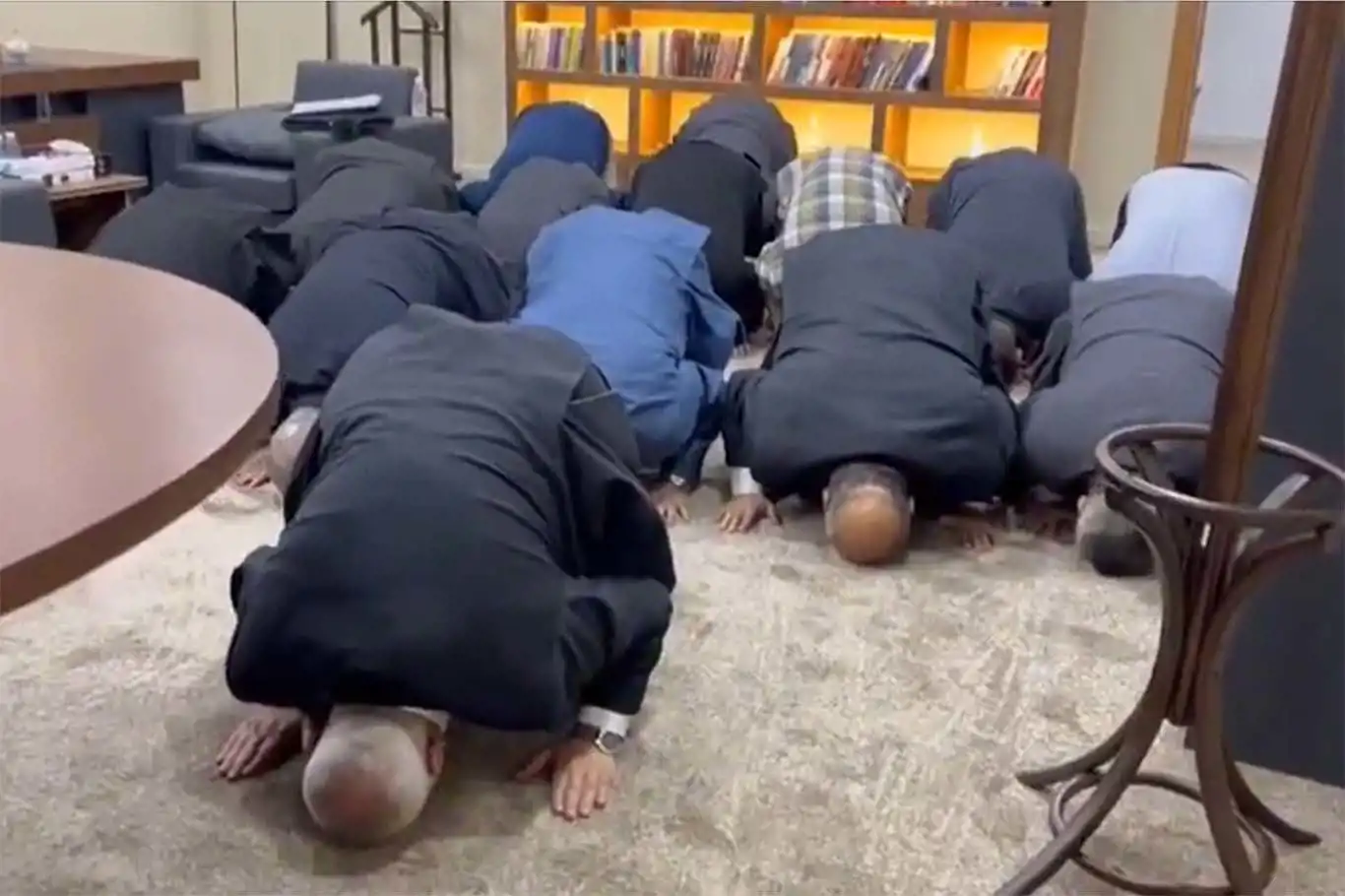 Lîderên Hamasê çûn secdeya şukrê