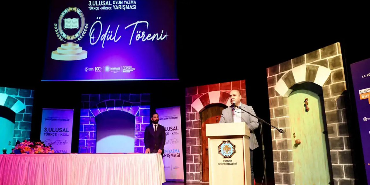 3. Ulusal Türkçe-Kürtçe Oyun Yazma Yarışmasının kazananları ödüllendirildi