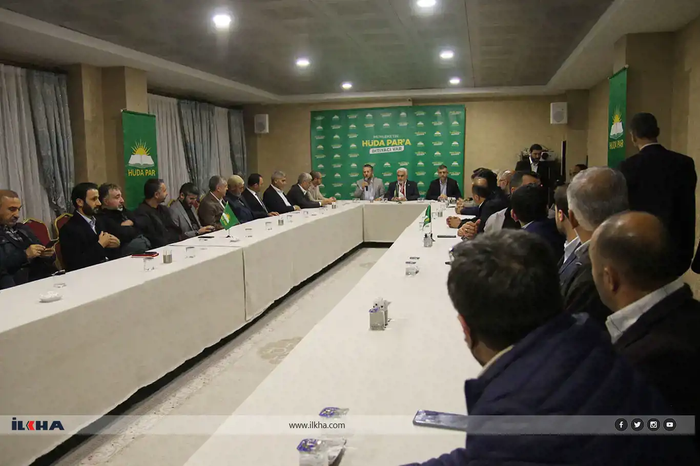 Yapicioglû li Wanê bi nûnerên STKyan, akademîsyen û rîsipîyan re hevdîtinê kir