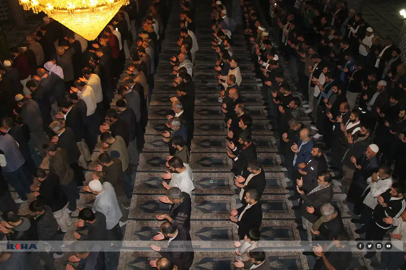 Diyarbakır'da eller Filistinli Müslümanlar için duaya kalktı