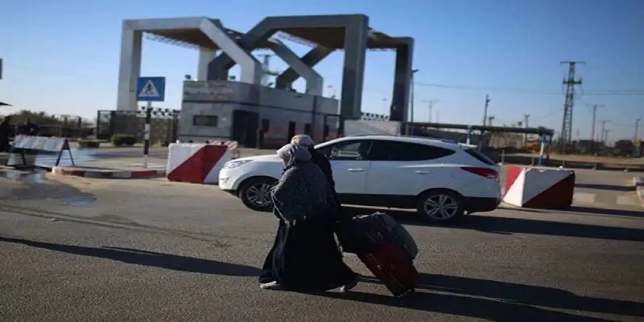 Mısır: israil, Refah Sınır Kapısı'ndan yardımların girişine engel oluyor