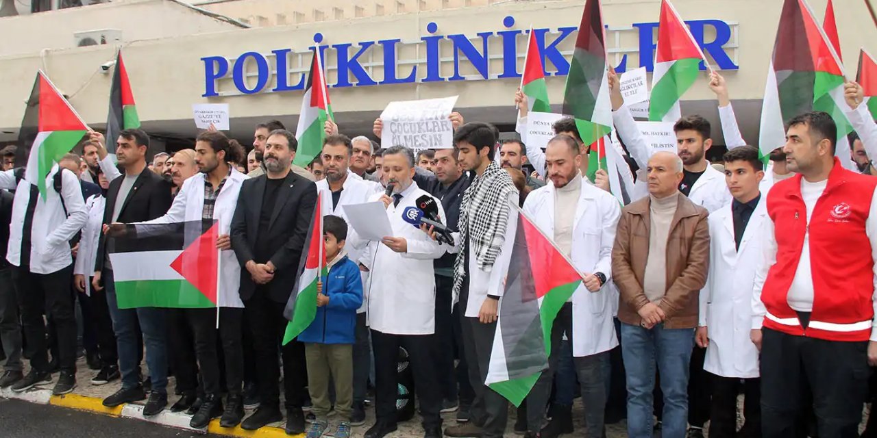 Diyarbakırlı sağlık çalışanlarından hastanelerin bombalanmasına tepki