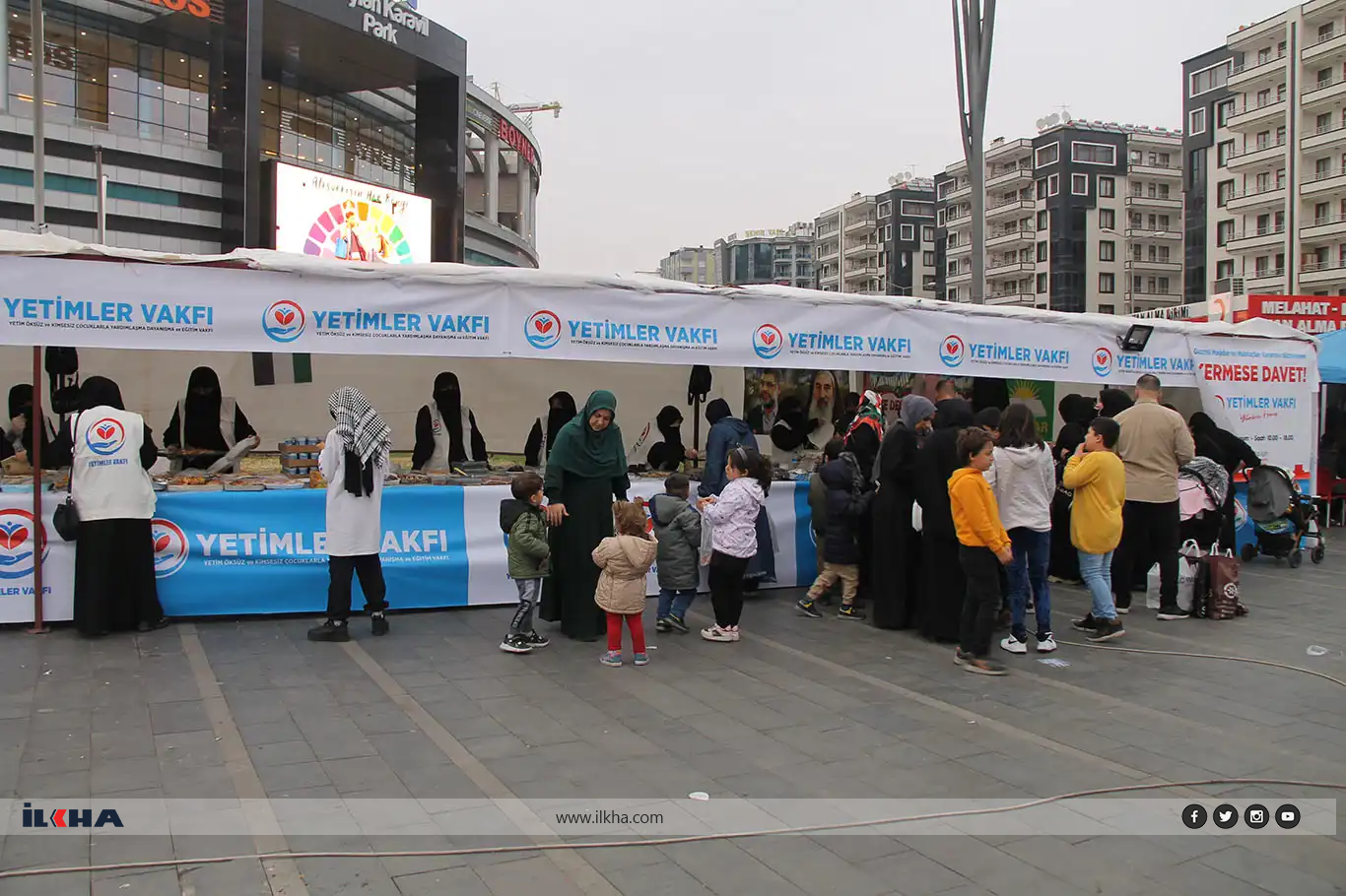 Yetimler Vakfı Diyarbakır'da Gazze'ye yardım kermesi kurdu