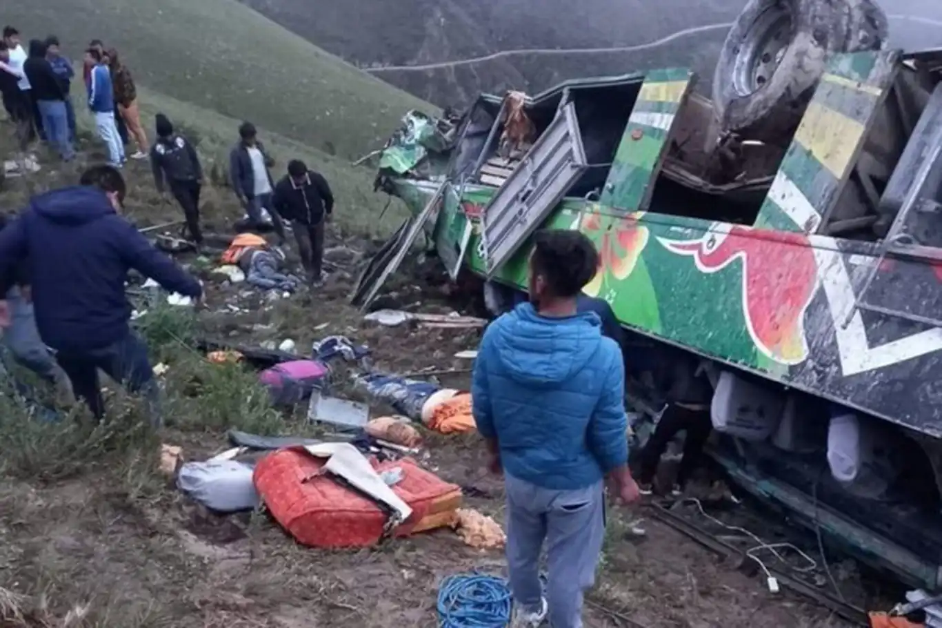 Li Peruyê otobûs gêrê kendalê bû: 20 mirî