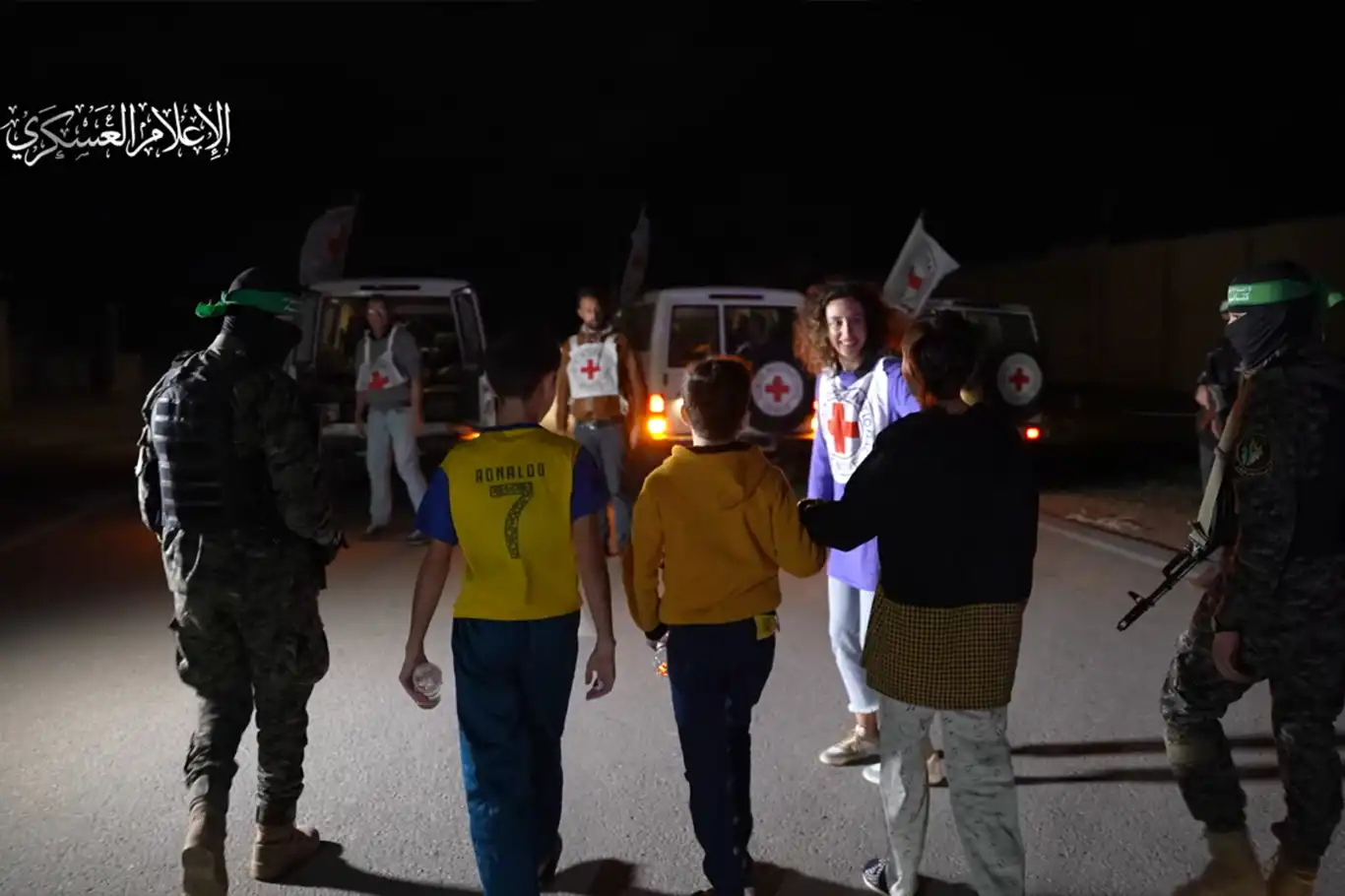 Tûgayên Qessam 11 êsîrên dinê jî serbest berda