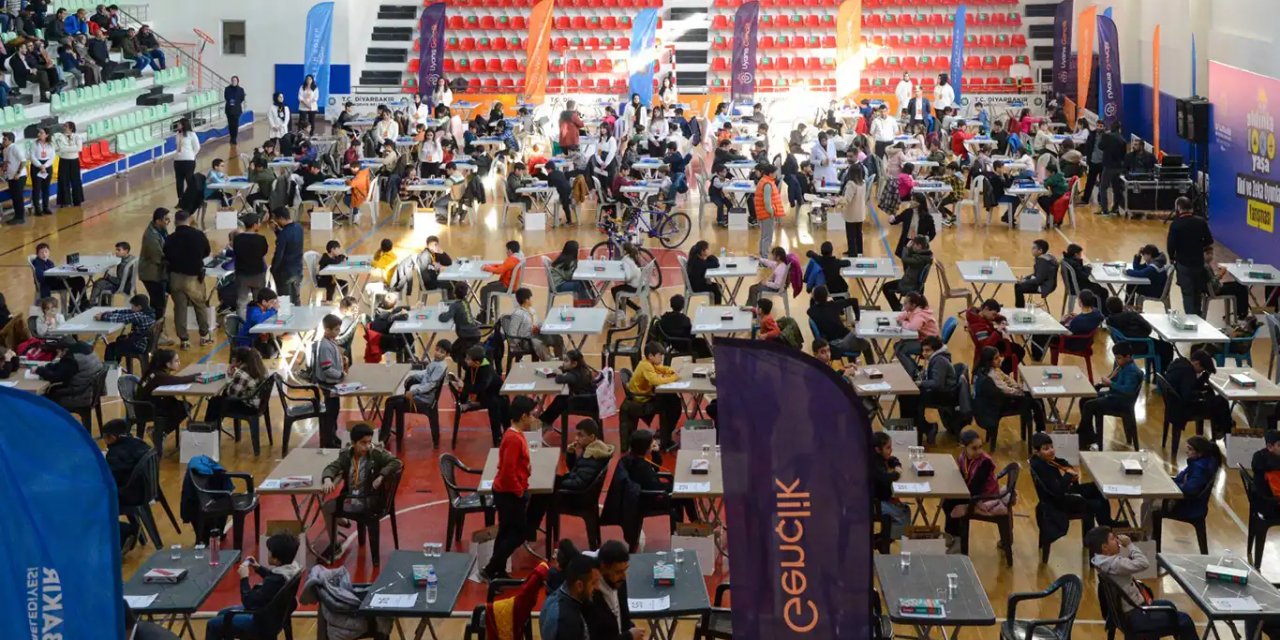 Diyarbakır'da "Aklınla 1000 Yaşa" yarışması yapıldı