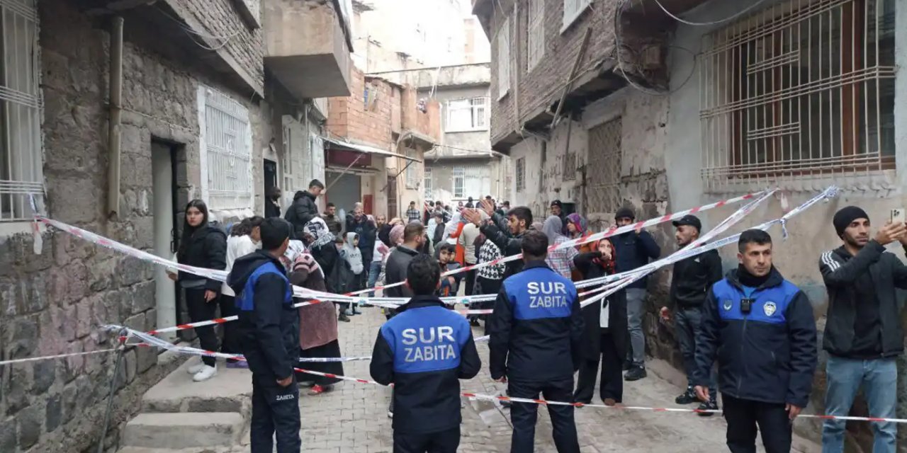Diyarbakır'da 5 katlı bina çöktü