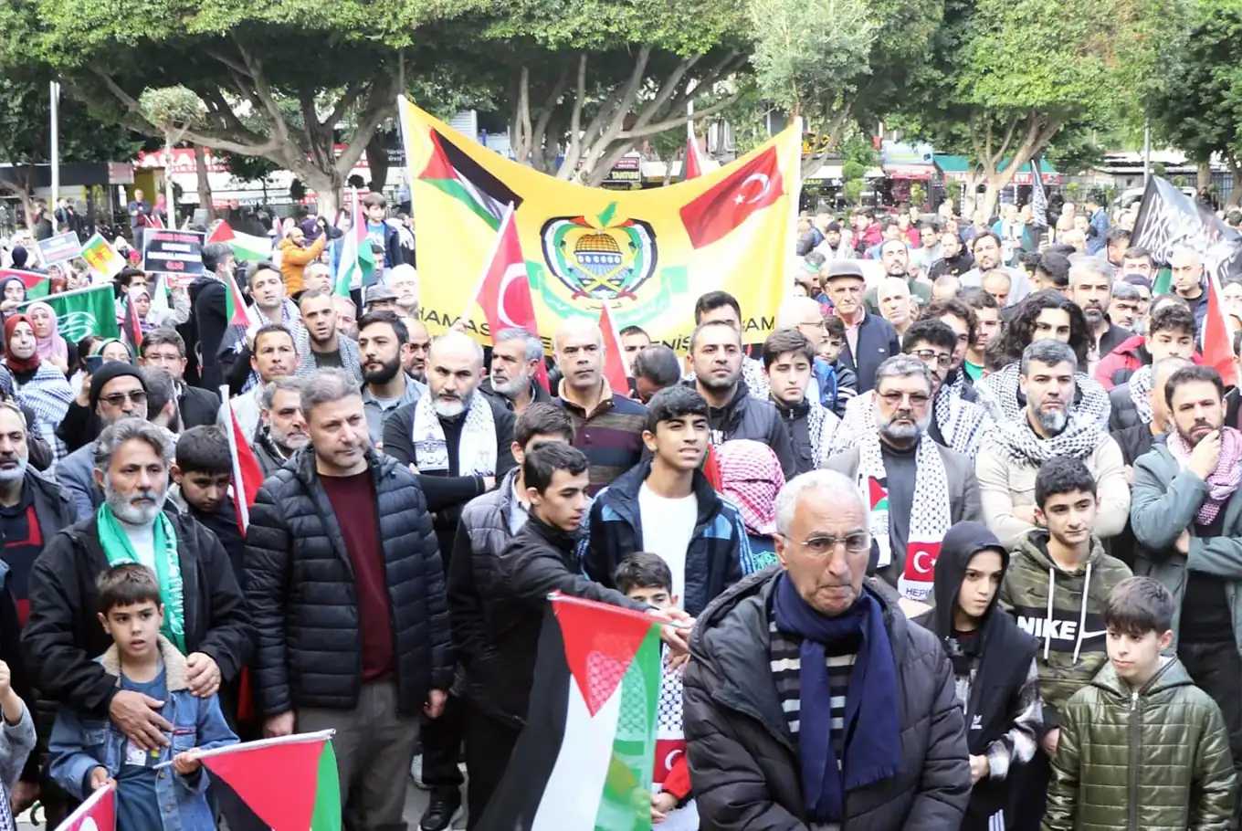 Edene ji bo Fîlîstînê meşîya