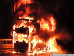 Metrobüs Yangını: En Az 20 Ölü