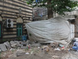 Tarihi camii bakımsızlığa terk edildi
