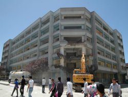 Van Defterdarlık Binası yıkılıyor