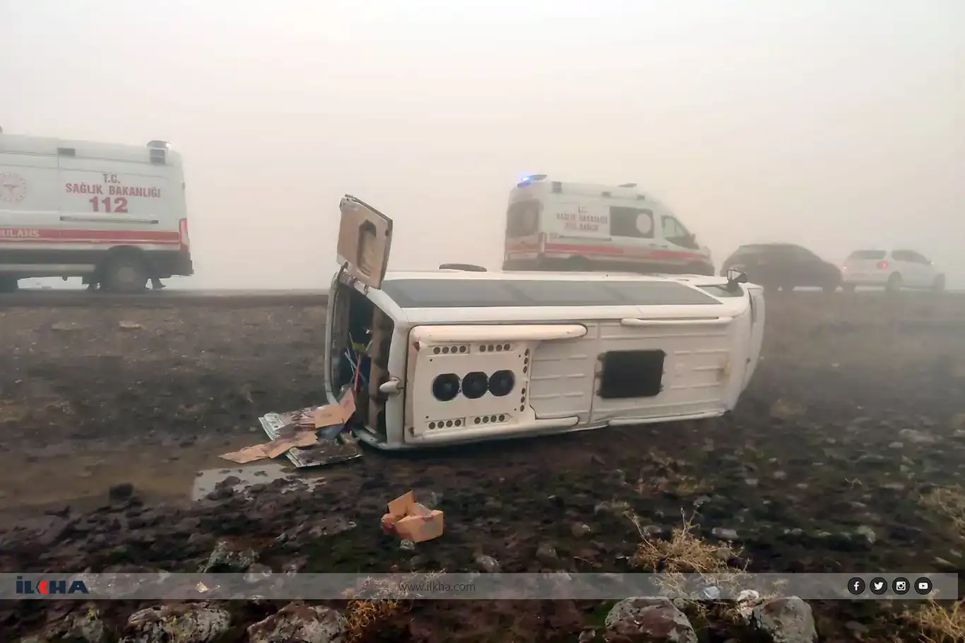 Mînîbûsa ku mamosteyan vediguhast qeza kir: 8 birîndar