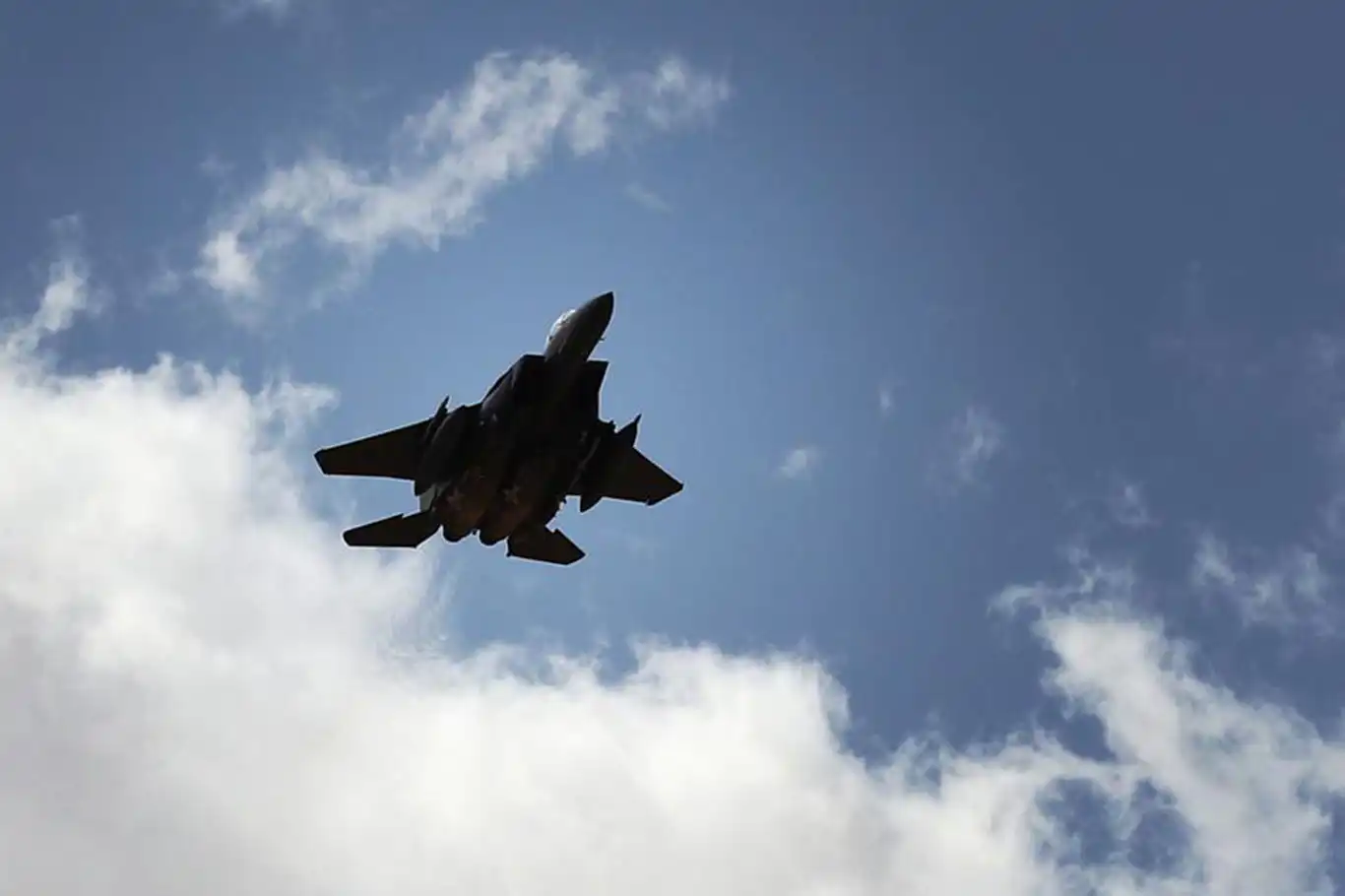 Rusya êrîşî Îdlîbê kir: 3 jê zarok 5 sîvîl hatin qetilkirin