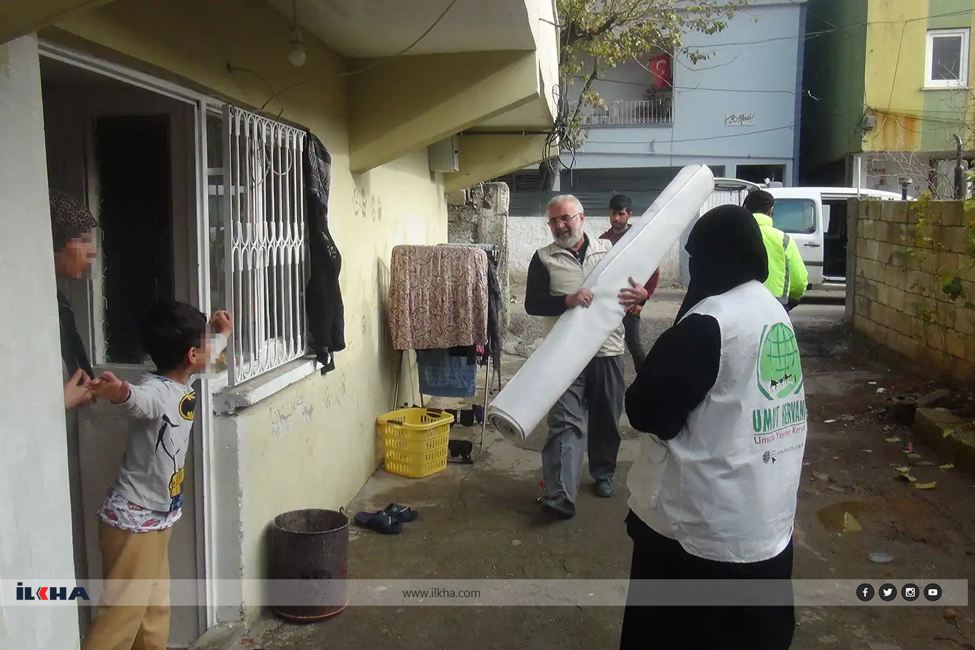 Karwanê Hêvîyê ji mexduran re alîkarîya xalî û zivistanê kir